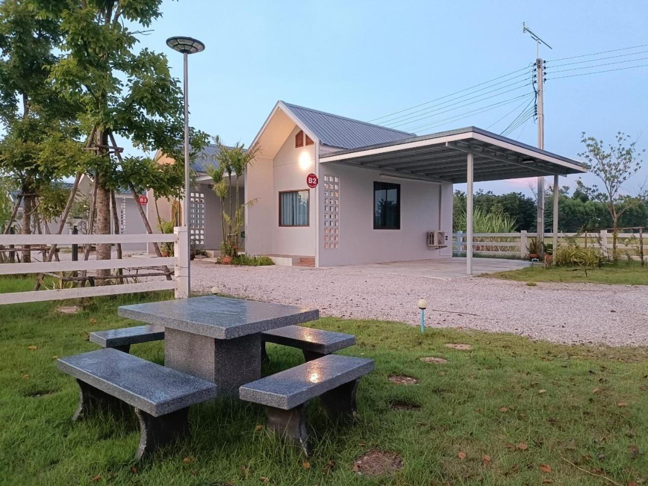 Numhom Resort Ban Nong Chum Saeng Zewnętrze zdjęcie