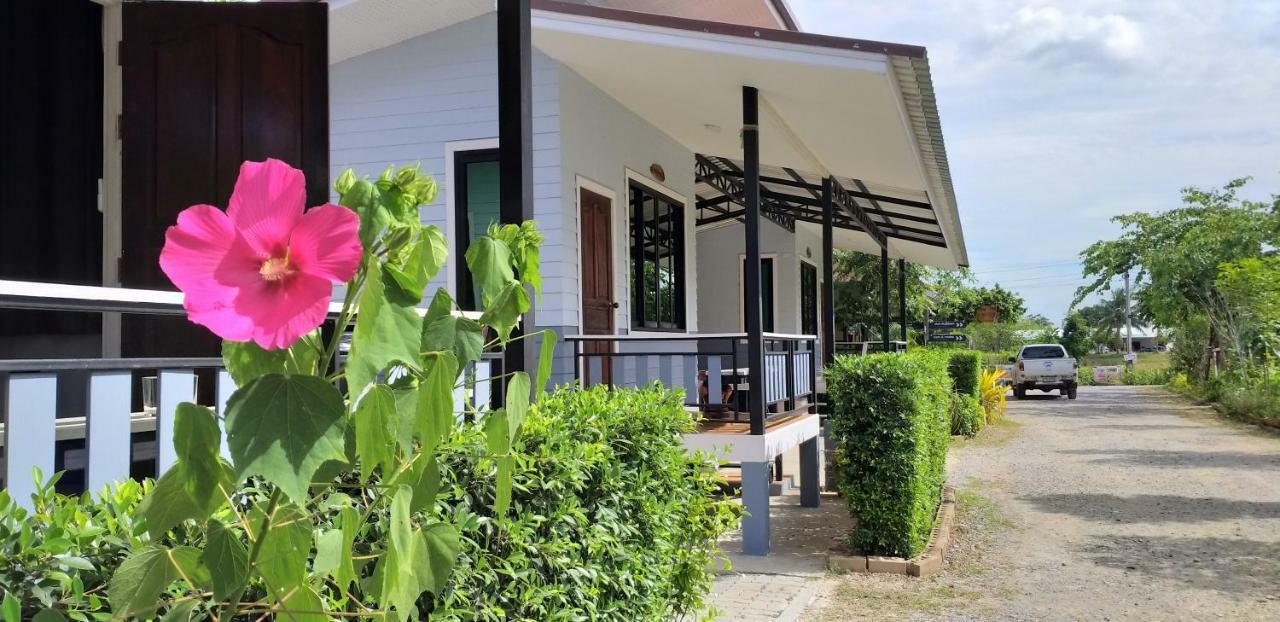 Numhom Resort Ban Nong Chum Saeng Zewnętrze zdjęcie